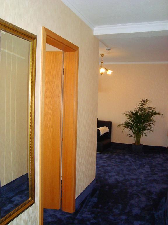Hotel Zum Goldenen Hirsch Sankt Kilian Экстерьер фото