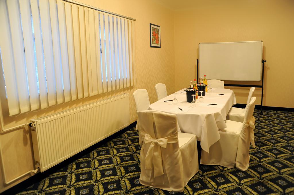 Hotel Zum Goldenen Hirsch Sankt Kilian Экстерьер фото